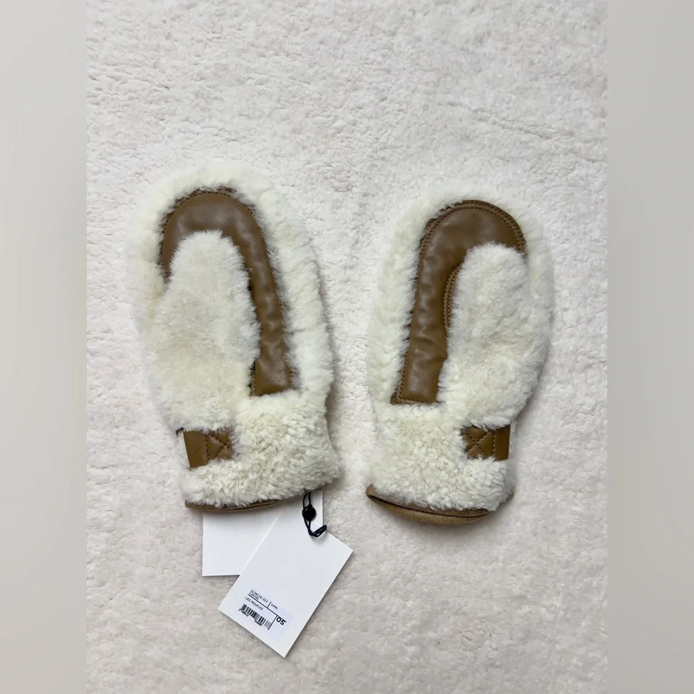 Jacquemus shearling leather mittens